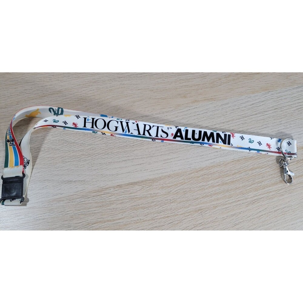 Universal Studios Harry Potter Hogwarts Alumni Lanyard Card Key Fob Holder Clip